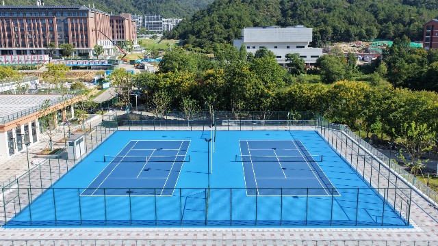 室内与室外网球场的核心区别及室内层高要求