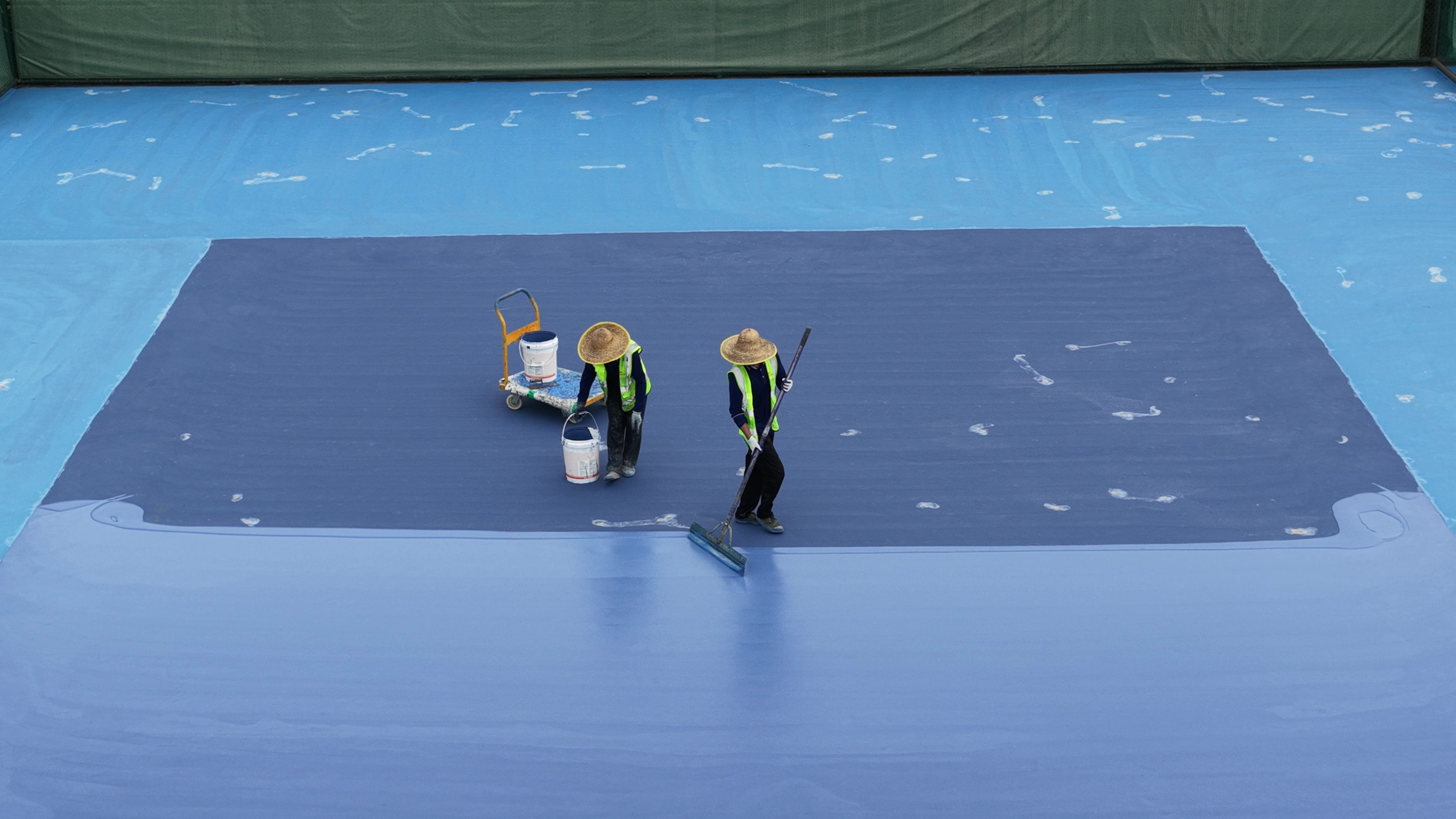 雨季网球场怕起泡开裂？丙烯酸施工要点一次讲清