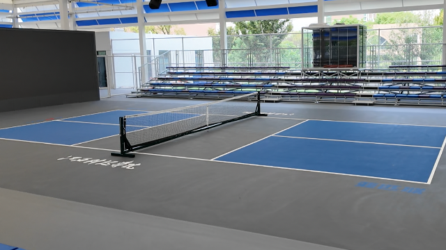 匹克球场材料选型：弹性vs硬地丙烯酸，一篇选对不踩坑